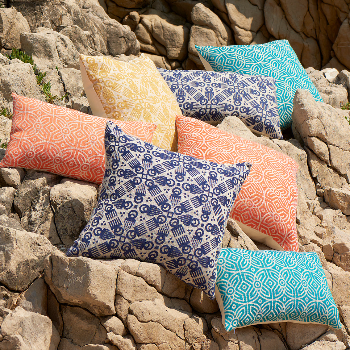 Coral Woven 'Fawahodie' Cushion