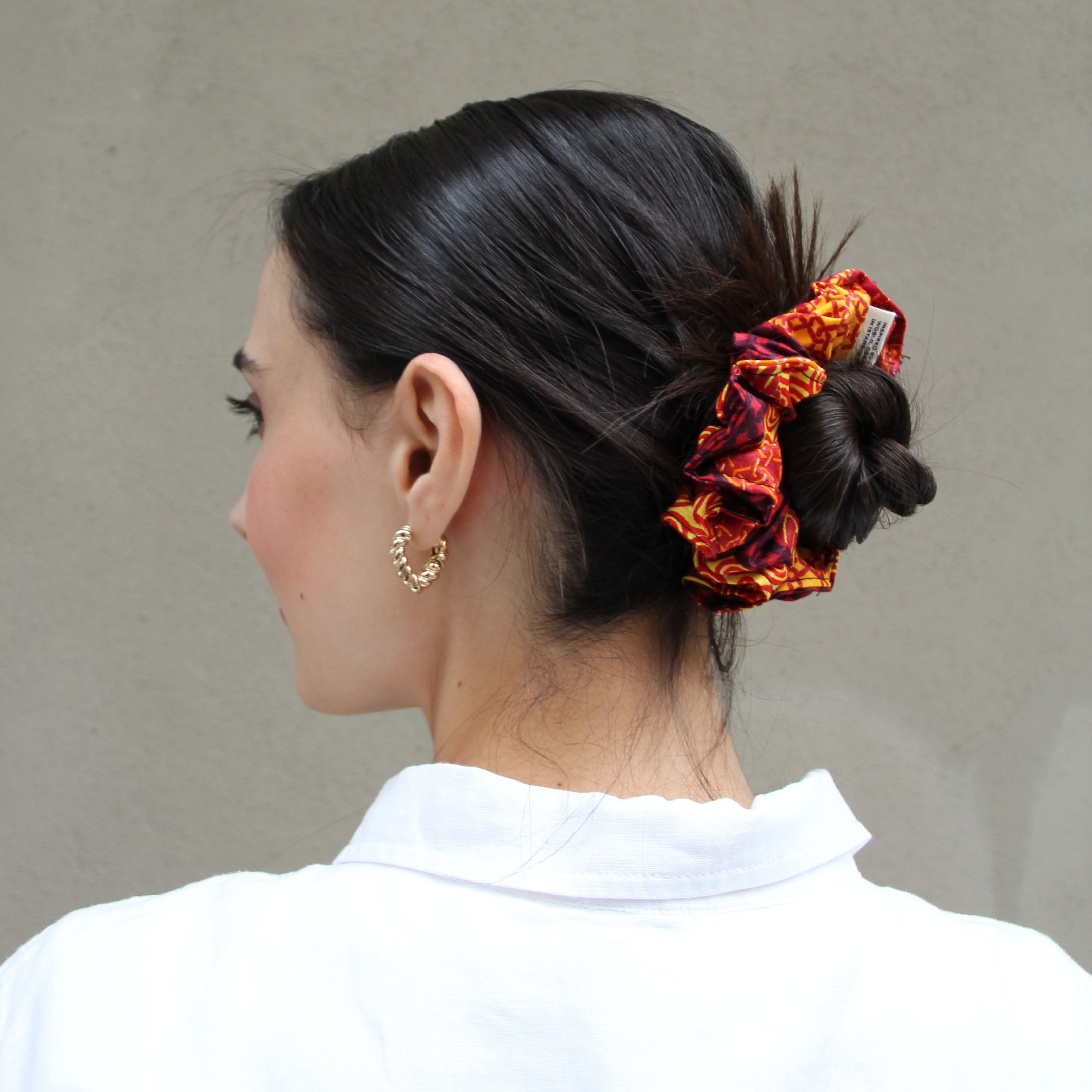 Scrunchie Toka, Kırmızı